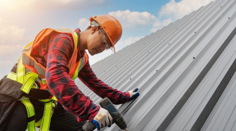 Professional gutter cleaning in Schulter, OK